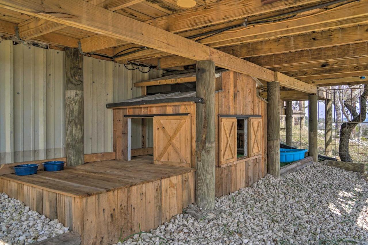 Kerrville Converted Barn Tiny Home With Kayaks! Exterior foto